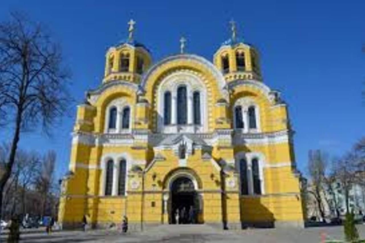 Апартаменты Kyiv TOP LOCATION Cozy apt in old city fast WIFI selfchekin Киев