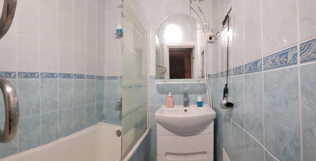 Апартаменты Kyiv TOP LOCATION Cozy apt in old city fast WIFI selfchekin Киев