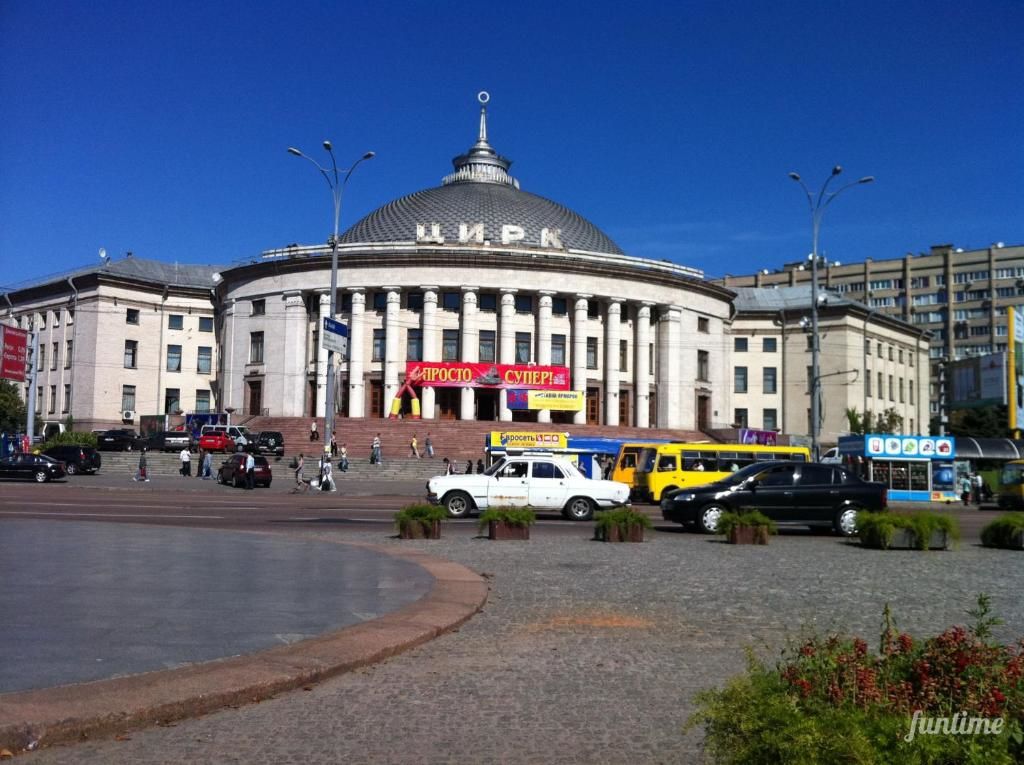 Апартаменты Kyiv TOP LOCATION Cozy apt in old city fast WIFI selfchekin Киев