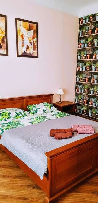 Апартаменты Kyiv TOP LOCATION Cozy apt in old city fast WIFI selfchekin Киев Апартаменты с 1 спальней-1