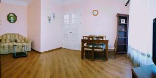 Апартаменты Kyiv TOP LOCATION Cozy apt in old city fast WIFI selfchekin Киев Апартаменты с 1 спальней-44