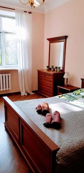 Апартаменты Kyiv TOP LOCATION Cozy apt in old city fast WIFI selfchekin Киев Апартаменты с 1 спальней-6